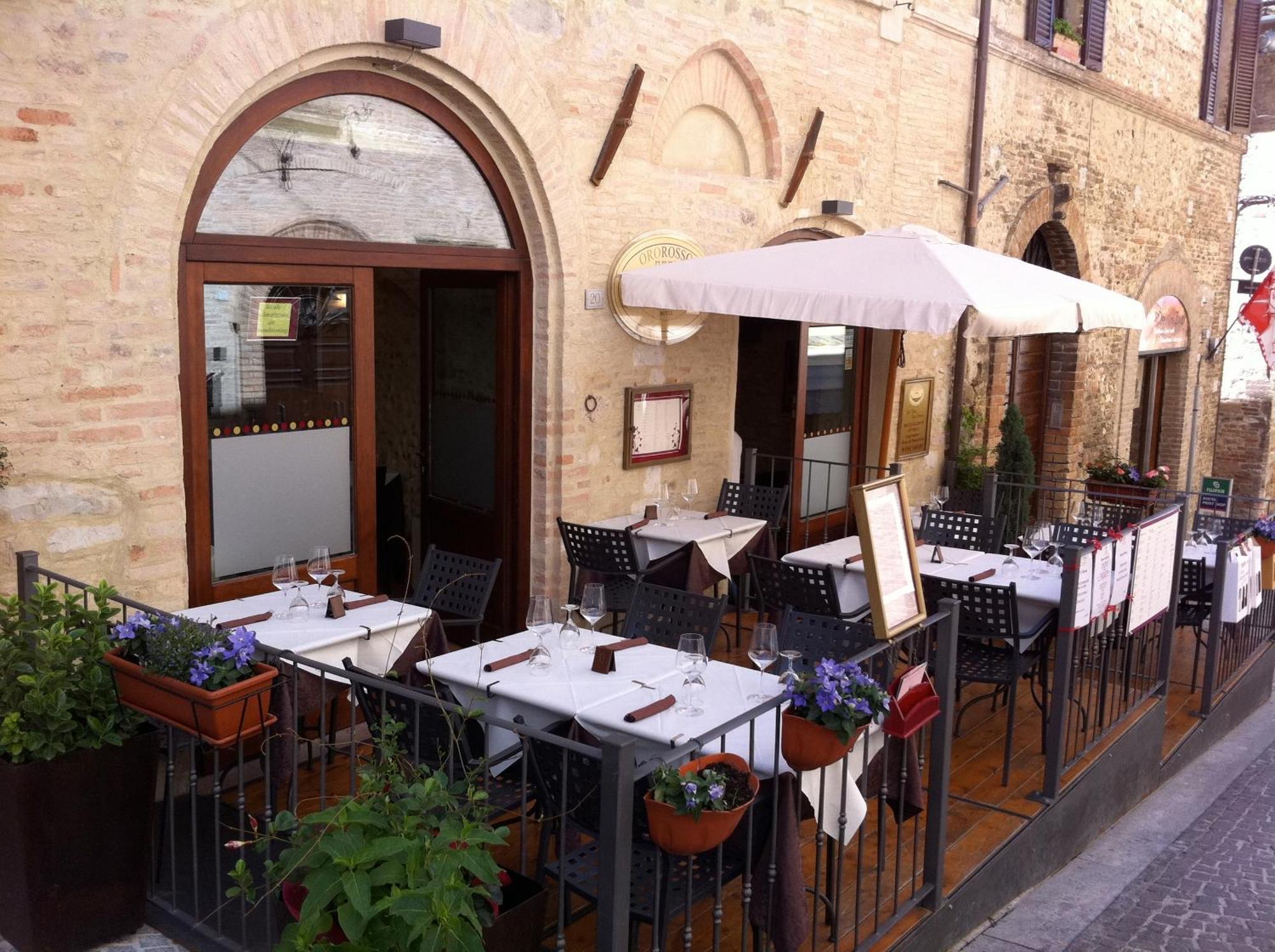 Oro Rosso Hotel Ristorante Montefalco Dış mekan fotoğraf