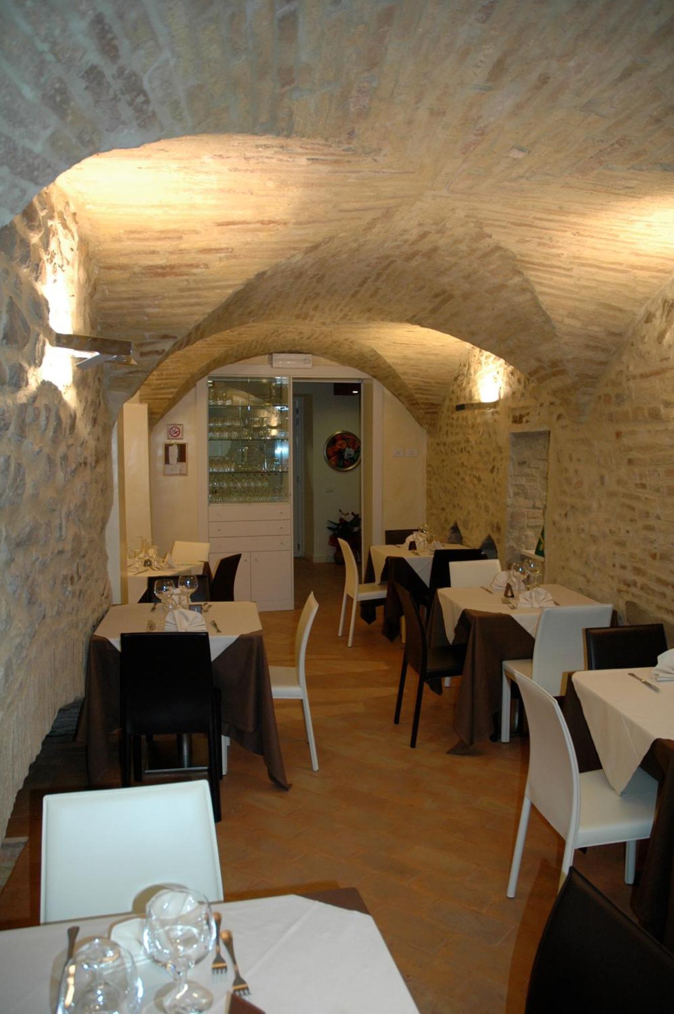 Oro Rosso Hotel Ristorante Montefalco Dış mekan fotoğraf