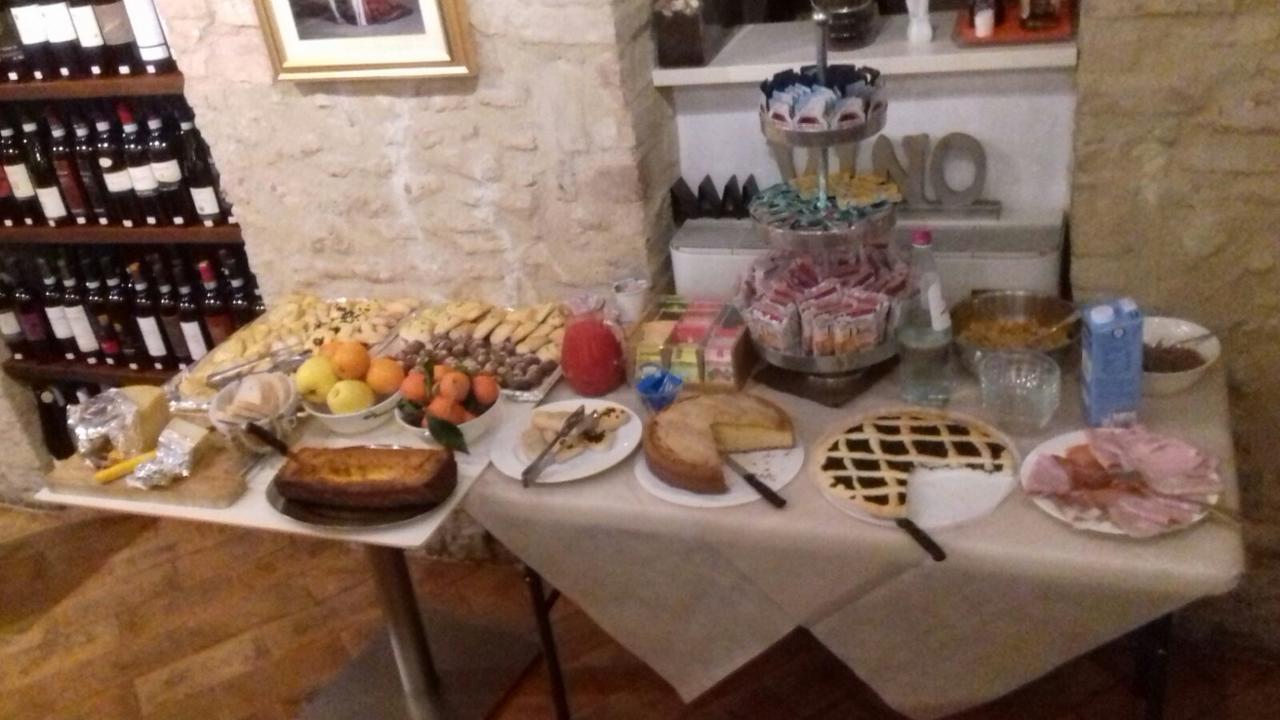 Oro Rosso Hotel Ristorante Montefalco Dış mekan fotoğraf